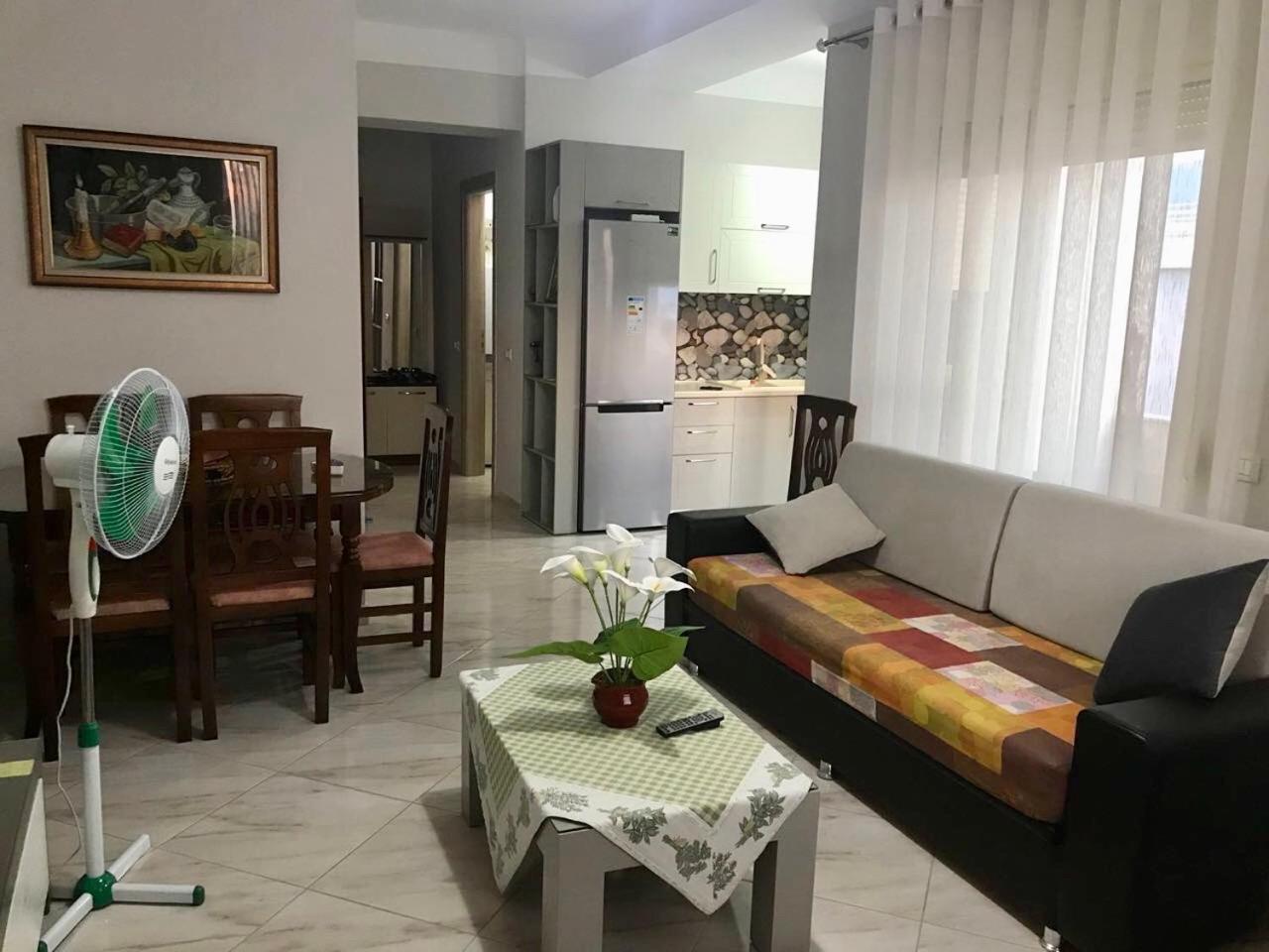 Queen Isabella Premium Vlorë Quarto foto
